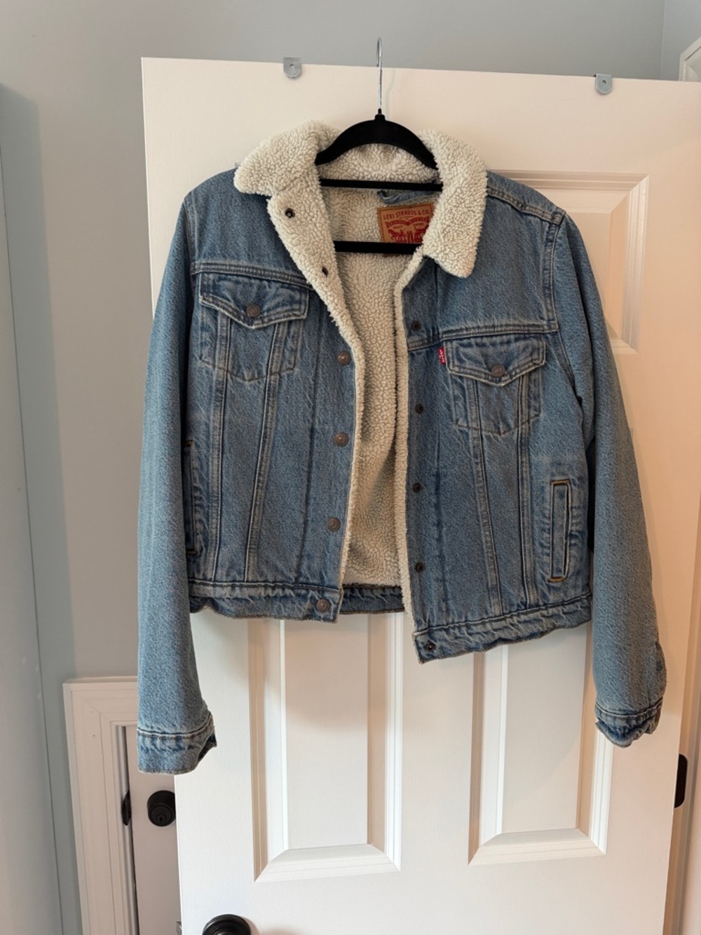 Levi's Light Blue Denim Jacket with Cream Sherpa Lining